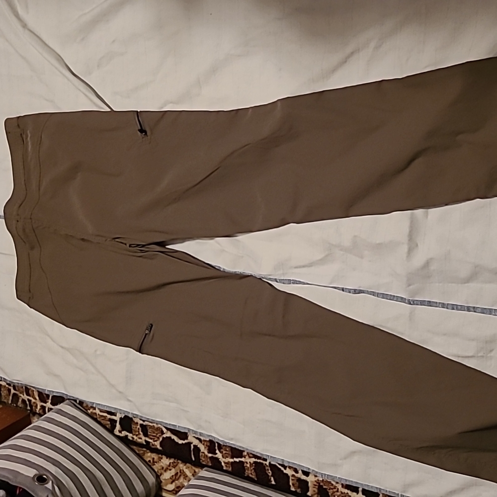 Eddie Bauer cargo pants - Picture 2 of 2
